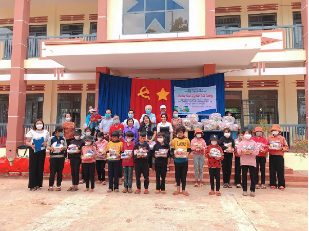 Chương trình tiếp sức đến trường tại trường TH –THCS Nơ Trang Gưh